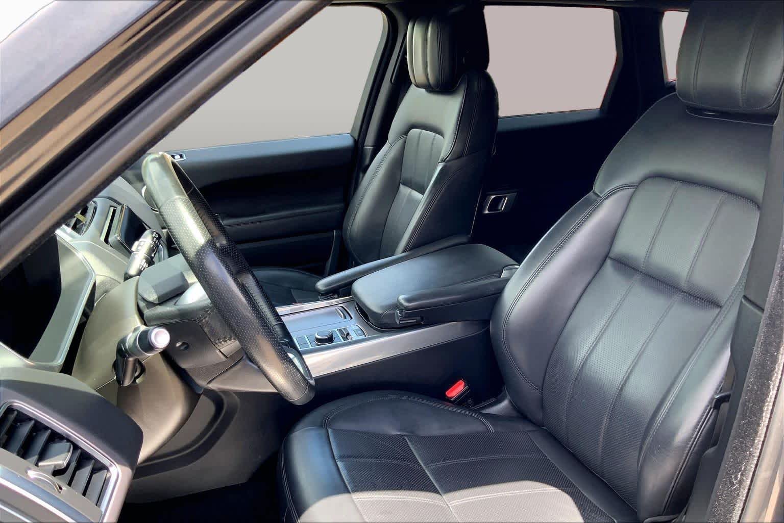 Used 2019 Borealis Black Metallic Land Rover HSE image 8