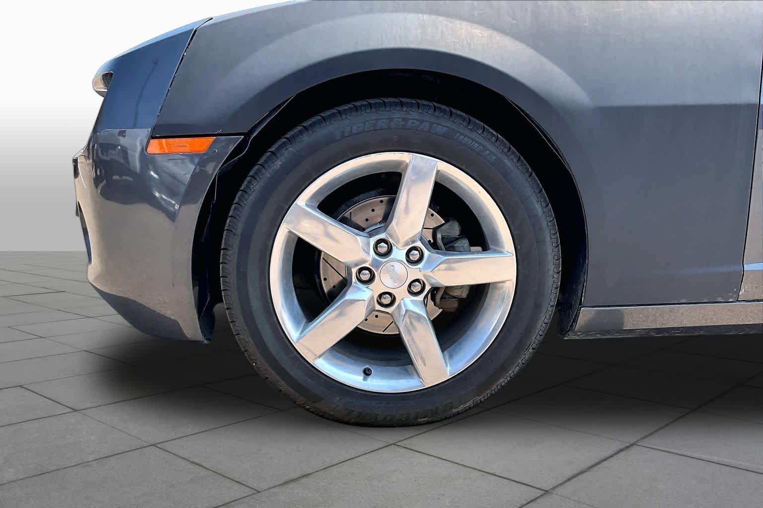 Used 2010 Cyber Gray Metallic Chevrolet 2LT image 9