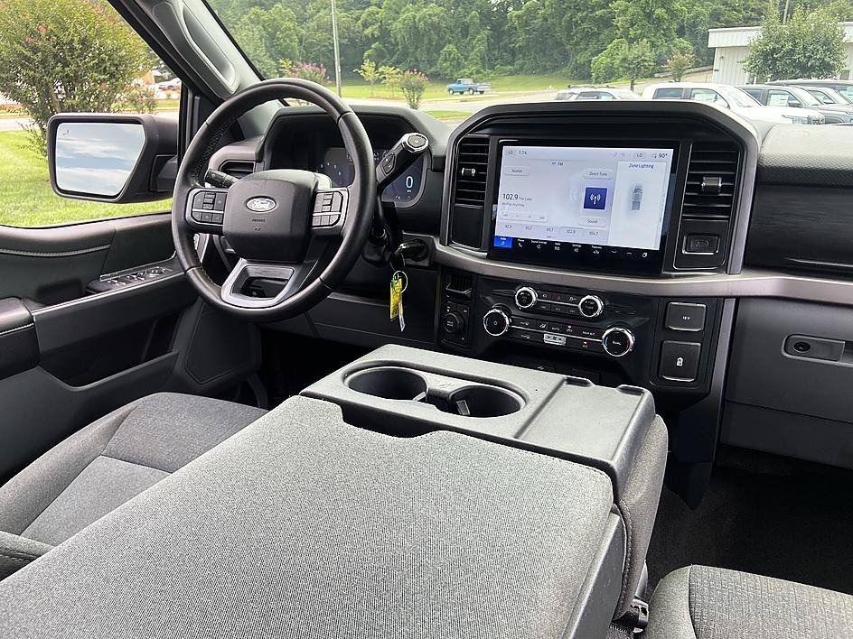 Used 2025 Black Metallic Ford XLT image 24
