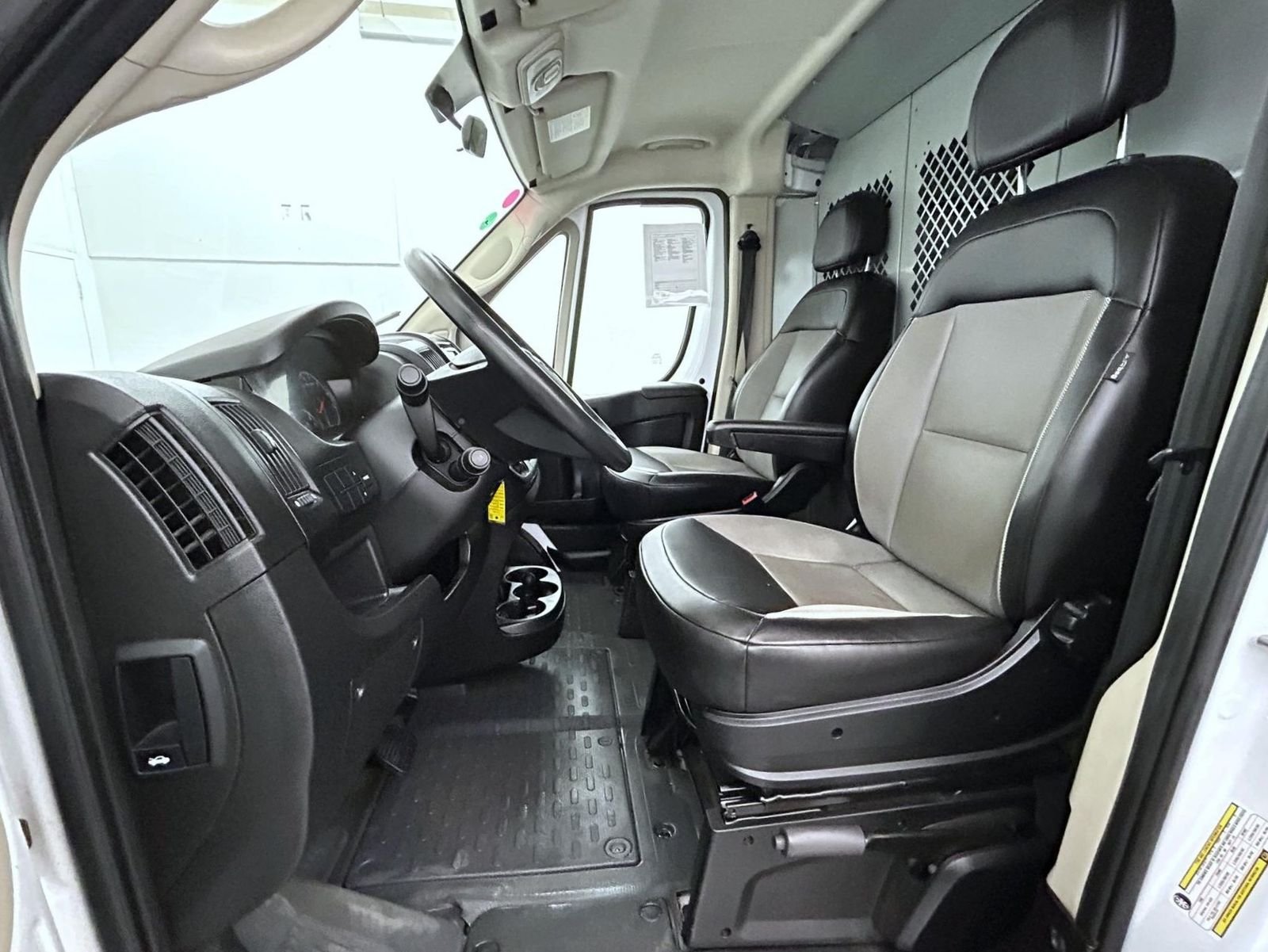 Used 2021 White Ram Low Roof image 10