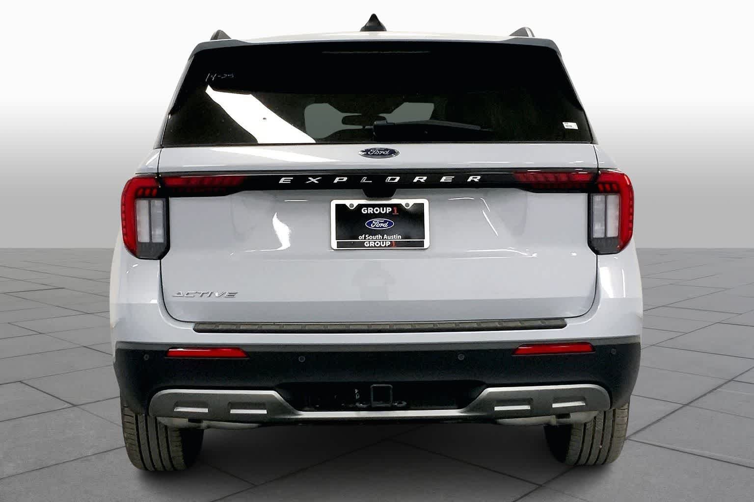 New 2026 Space White Metallic Ford Active image 4