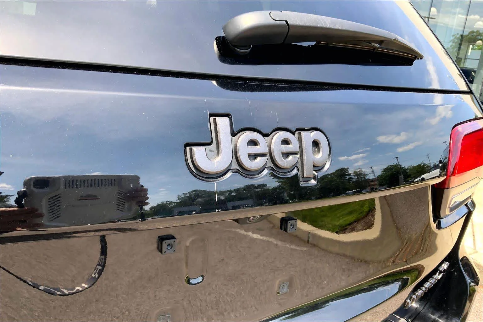 Used 2020 Diamond Black Crystal Pearlcoat Jeep Limited X image 30