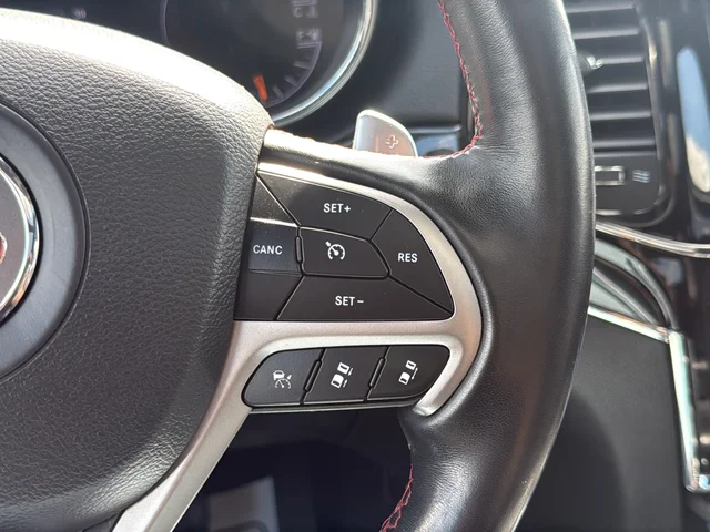 Used 2021 Red Jeep Trailhawk image 17