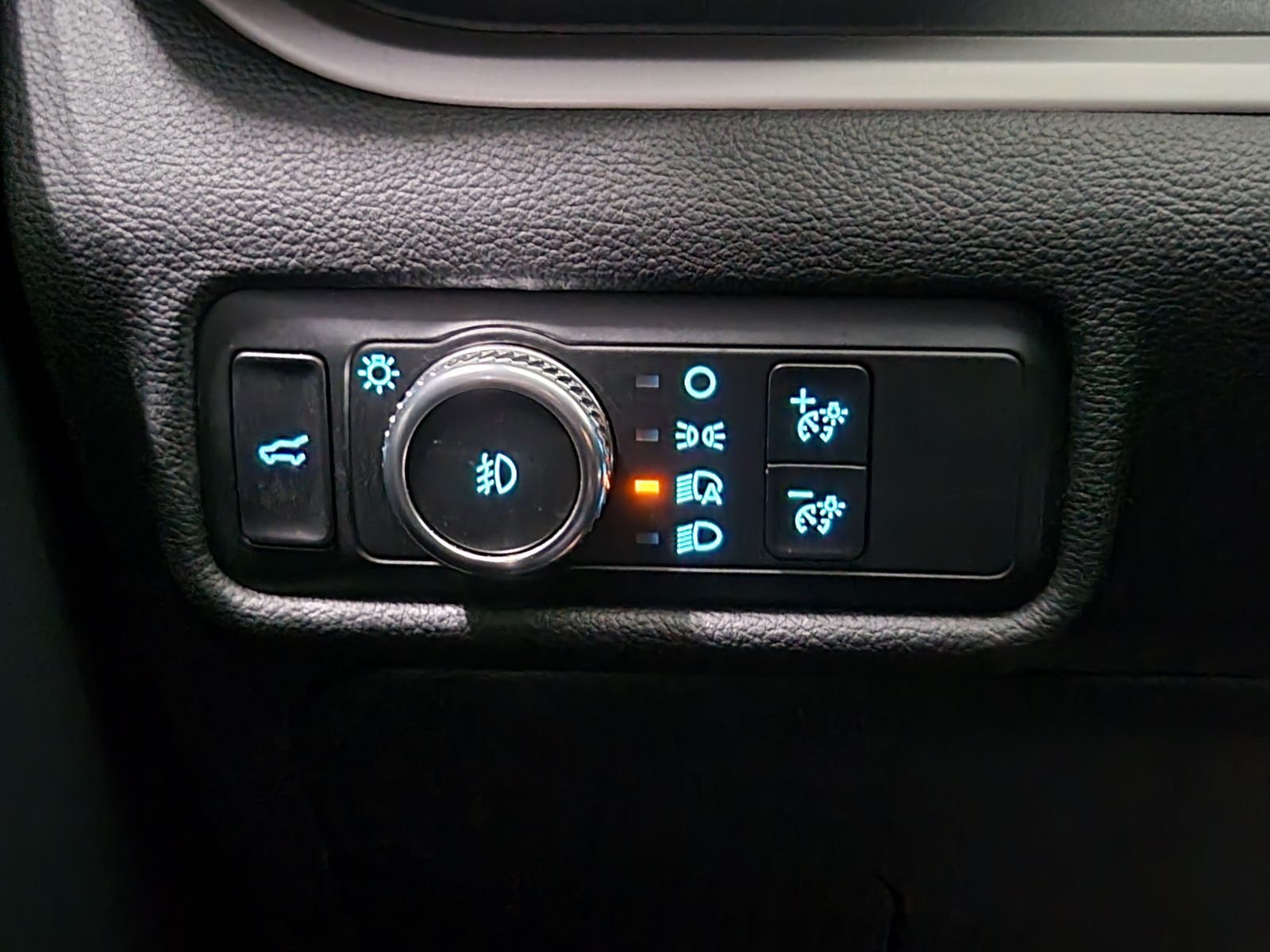 Used 2021 Silver Ford XLT image 13