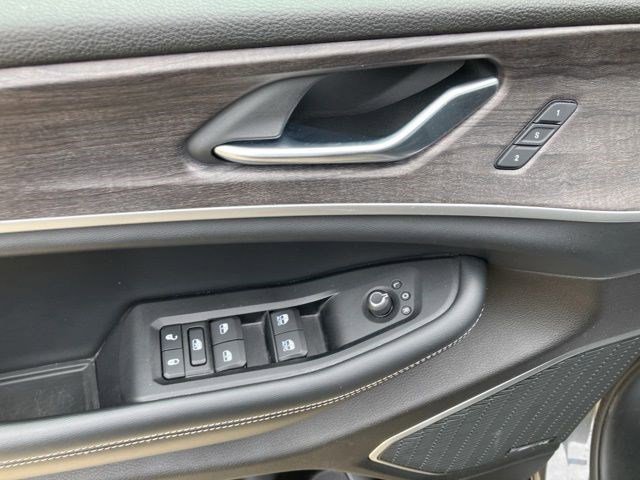 Certified Used 2022 Baltic Gray Metallic Clearcoat Jeep Limited image 9