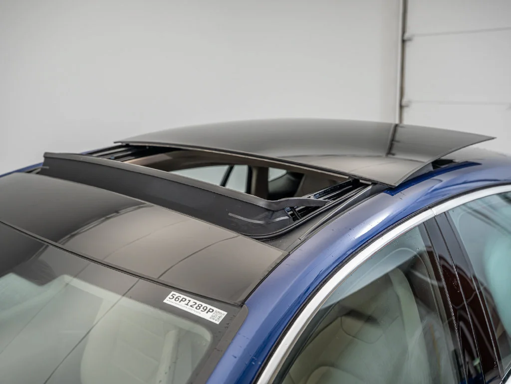 Used 2025 Gentian Blue Metallic Porsche  image 22