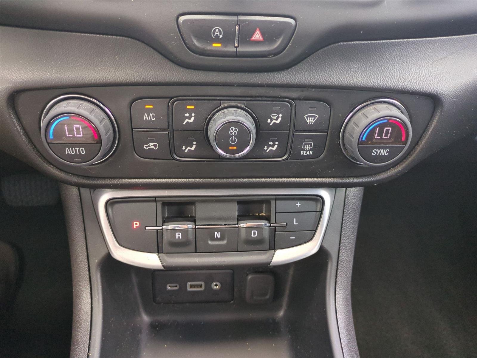 Used 2022 Quicksilver Metallic GMC SLE image 27