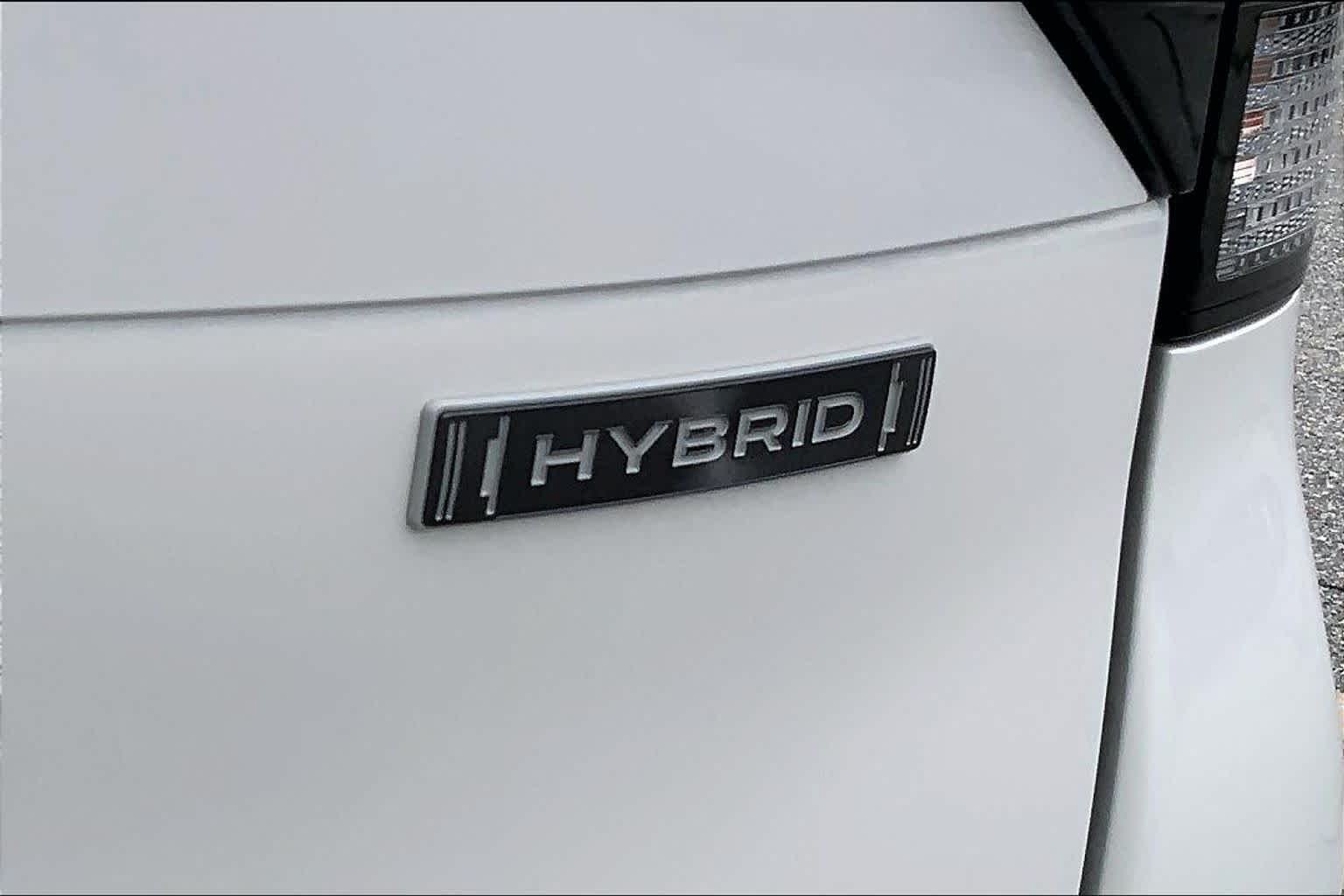 Used 2025 Crystal White Pearl Subaru Premium Hybrid image 9