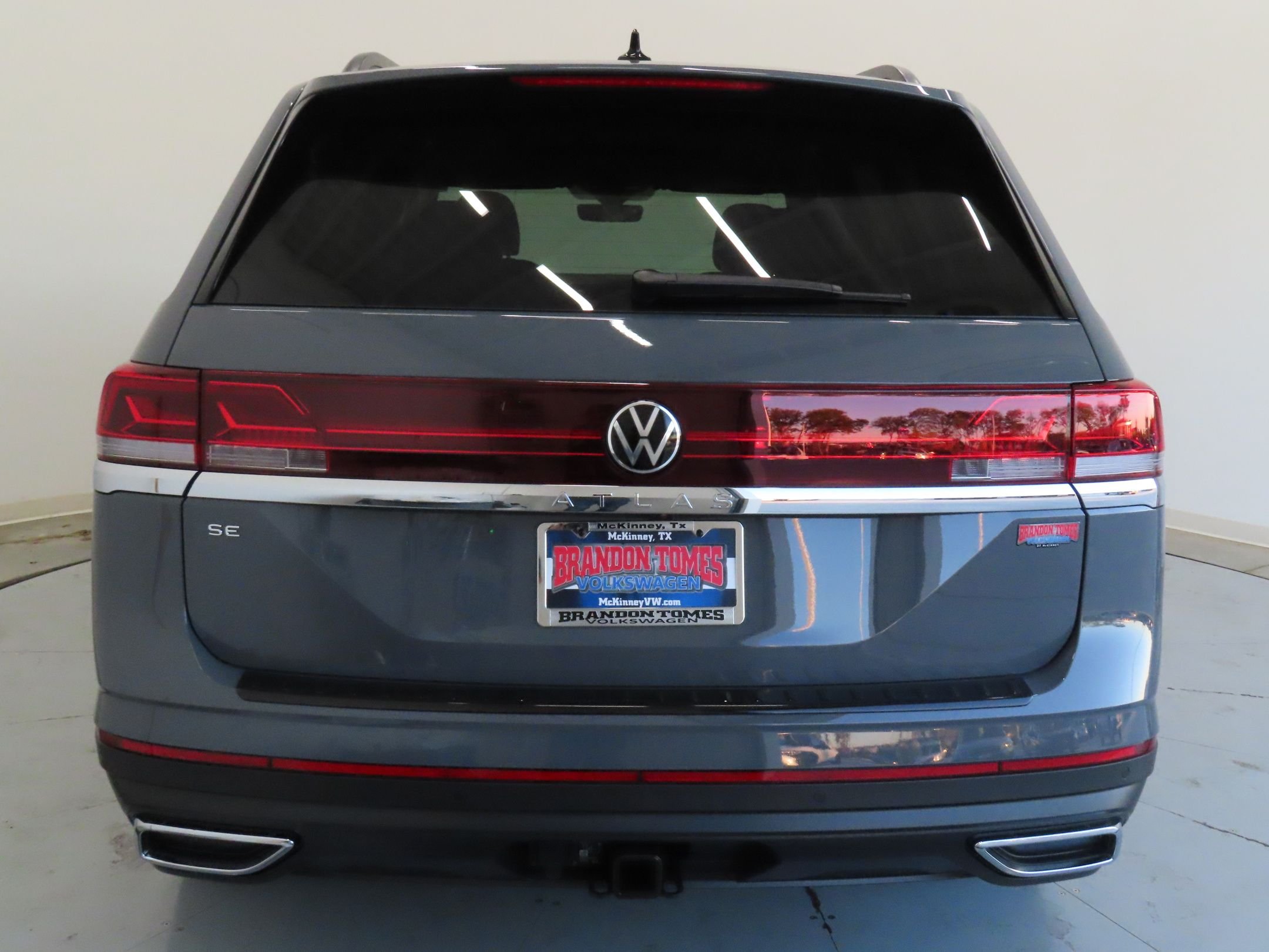 Used 2026 Gray Volkswagen 2.0T SE w/Technology image 4