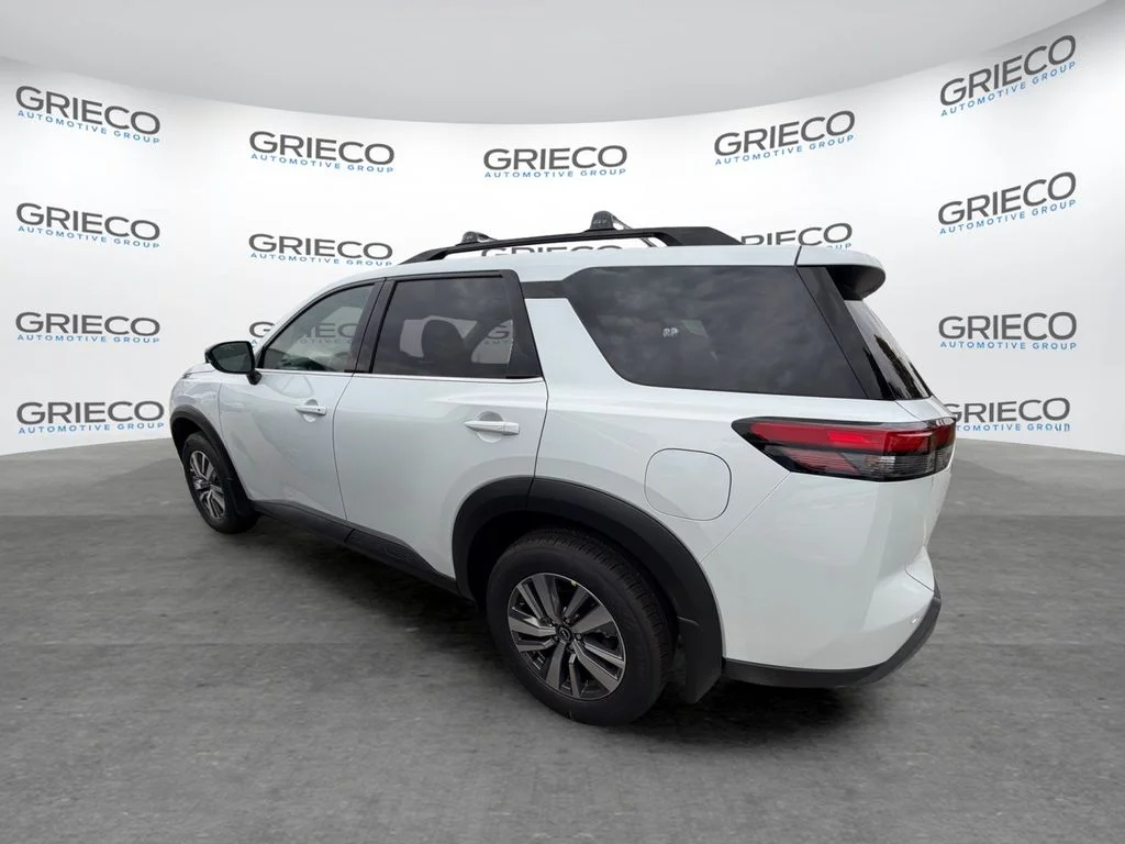 New 2026 Everest White Pearl TriCoat Nissan SL image 5