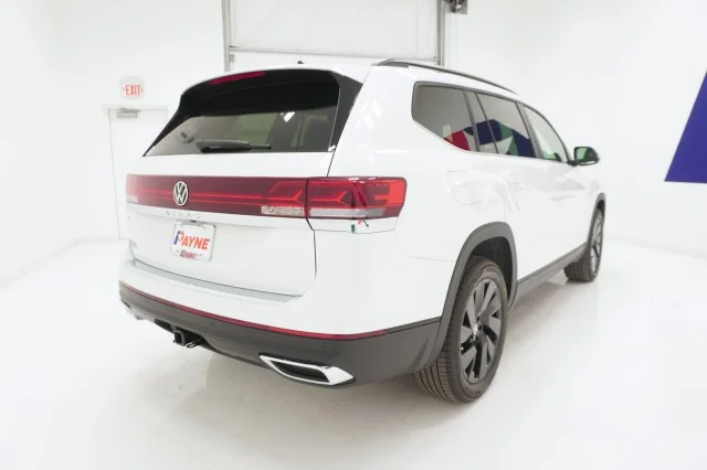New 2026 Opal White Pearl Volkswagen 2.0T SE w/Technology image 5