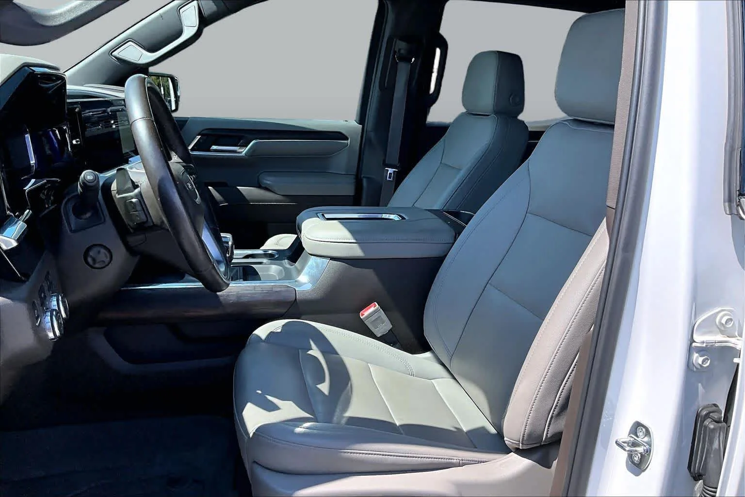 2022 GMC Sierra 1500 SLT - Photo 7