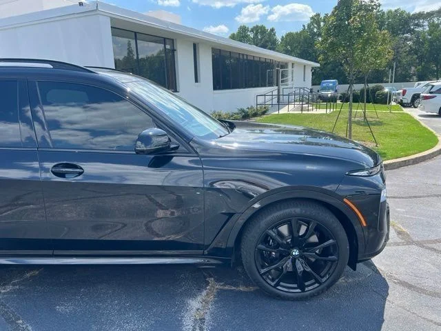 Used 2026 Black BMW xDrive40i image 2