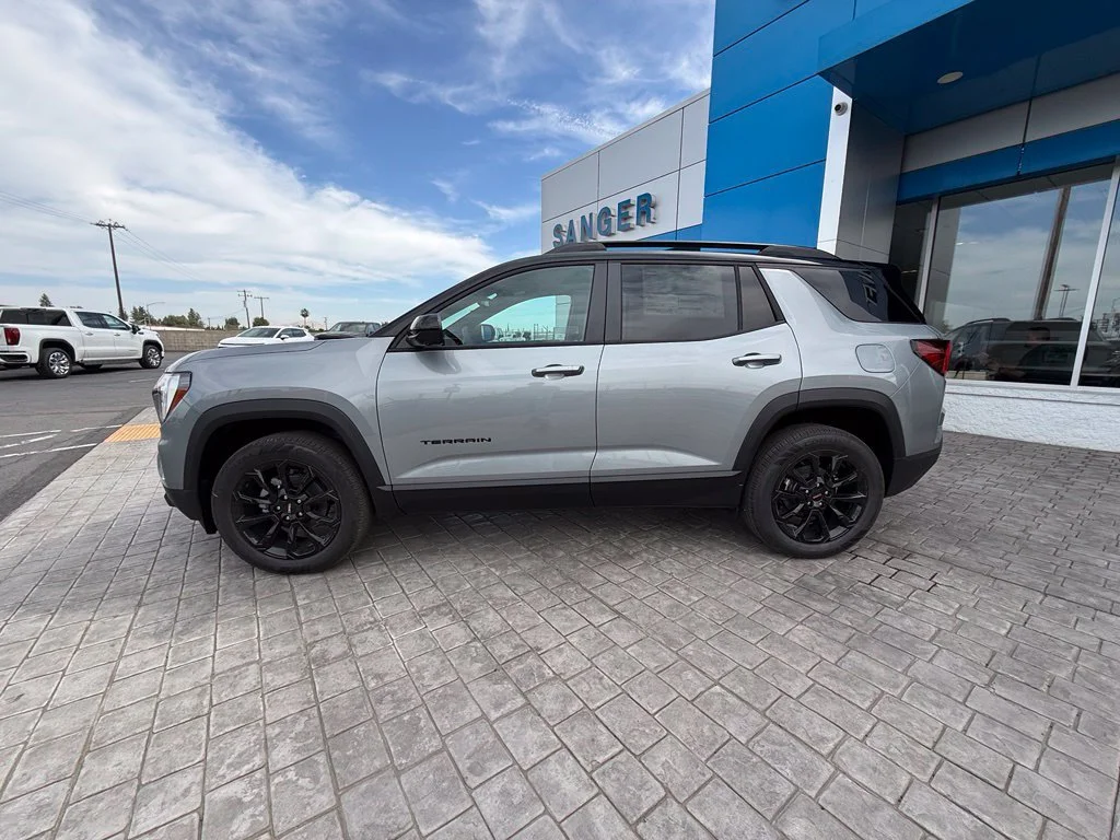 New 2027 Sterling Metallic GMC Elevation image 7