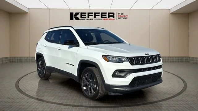 New 2026 White/off-white Jeep Latitude image 8