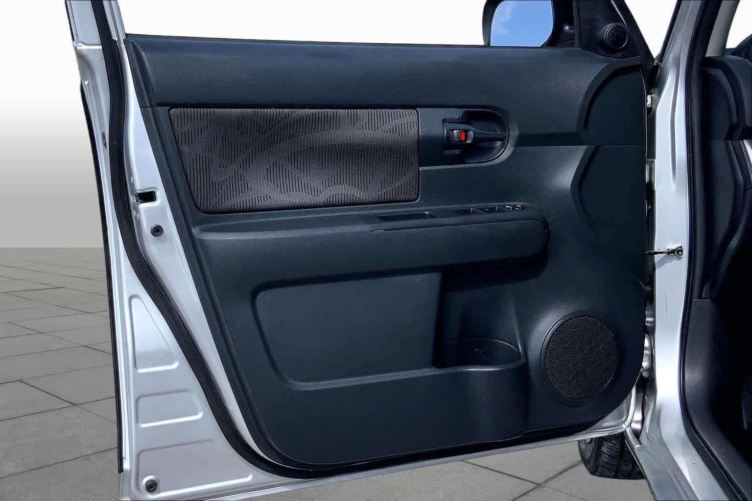 Used 2014 Classic Silver Metallic Scion  image 21