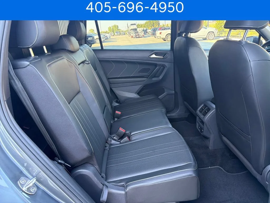 Pre-Owned 2023 Volkswagen Tiguan SE R-Line Black