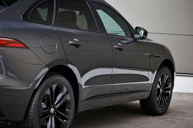 2026 Jaguar F-Pace R-Dynamic S - Photo 11