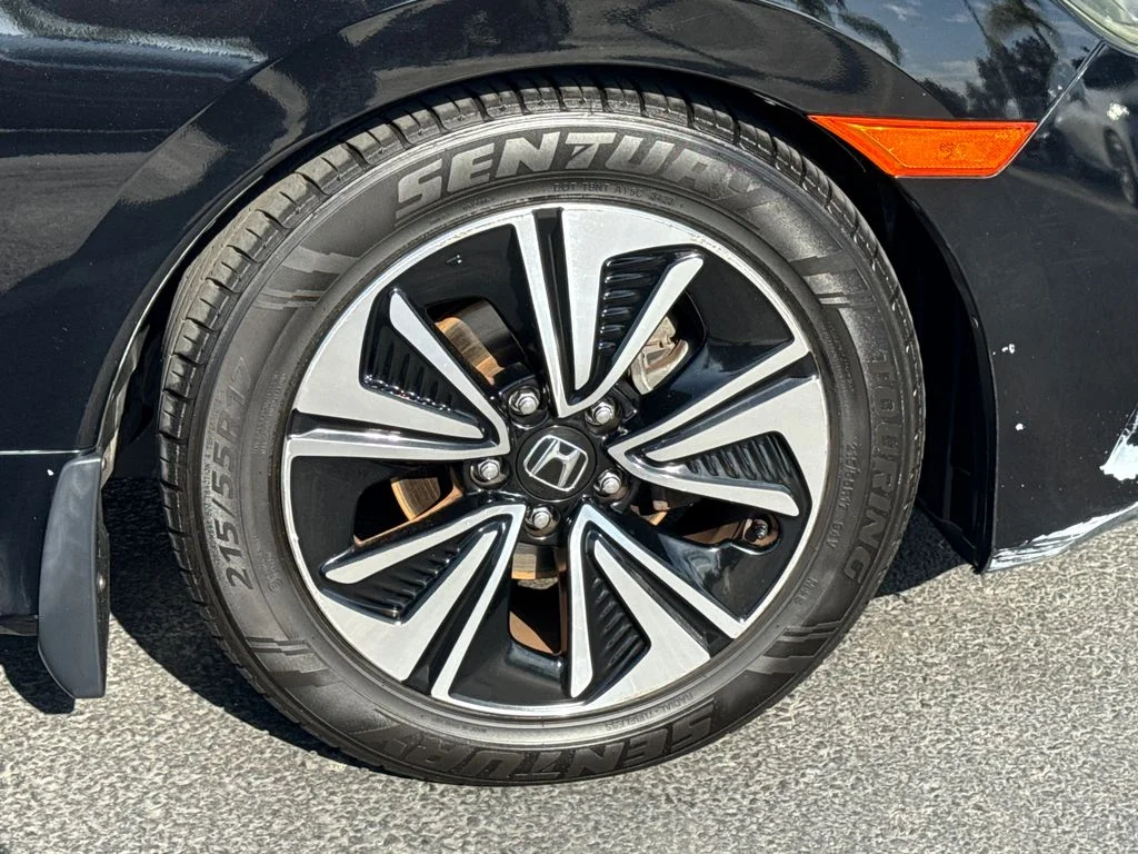 Used 2016 Black Honda EX-T image 7