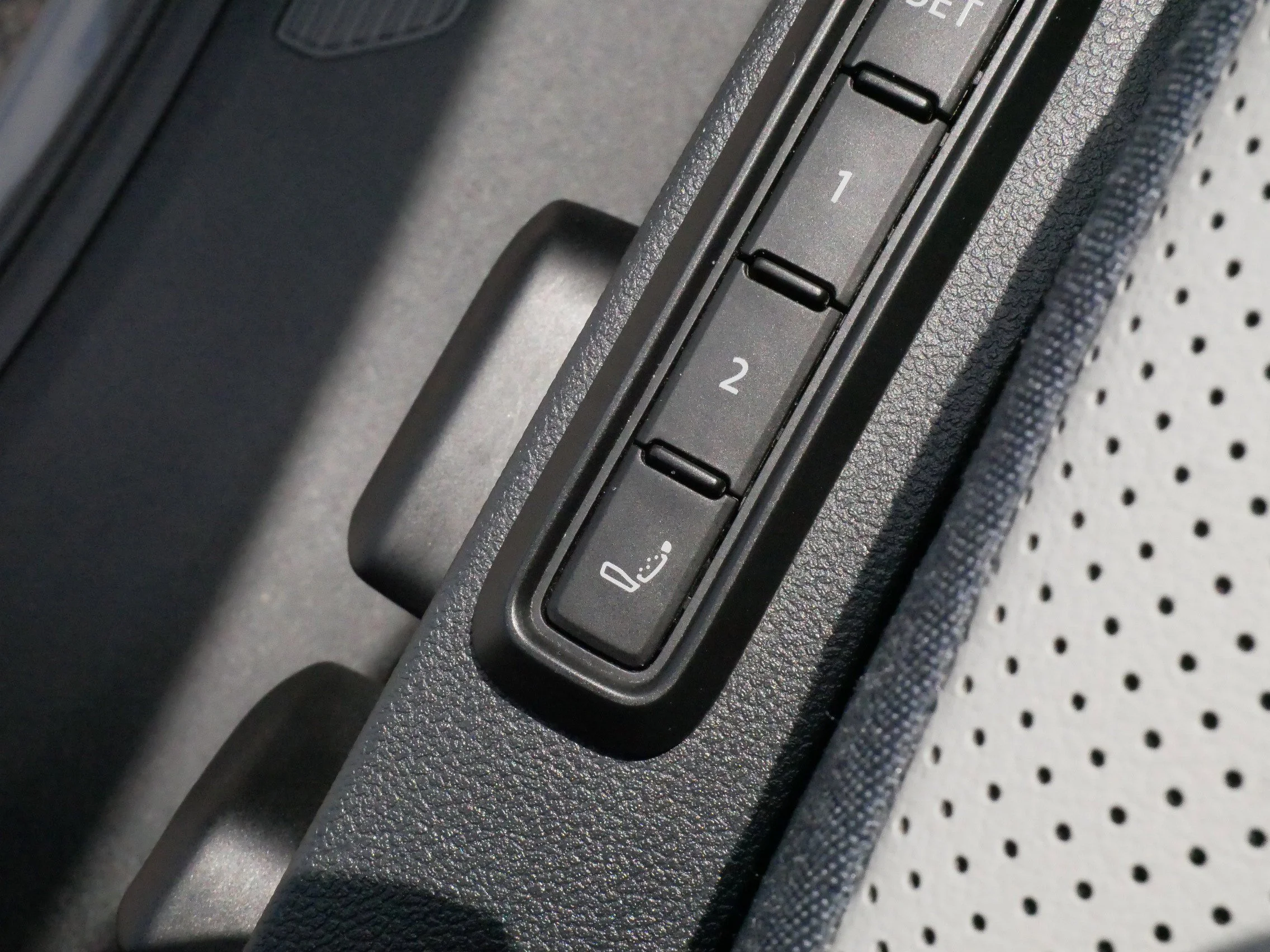 Certified Used 2025 Pure Gray Volkswagen Pro S image 28