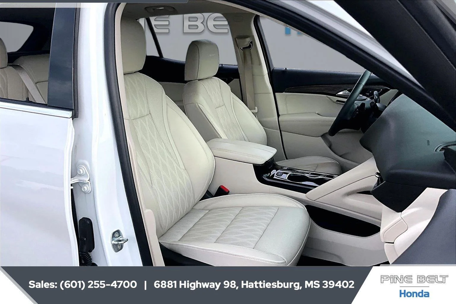 Used 2023 White Frost Tricoat Buick Avenir image 6