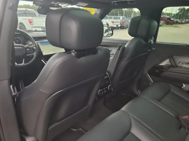 Used 2025 Black Land Rover Dynamic SE image 13