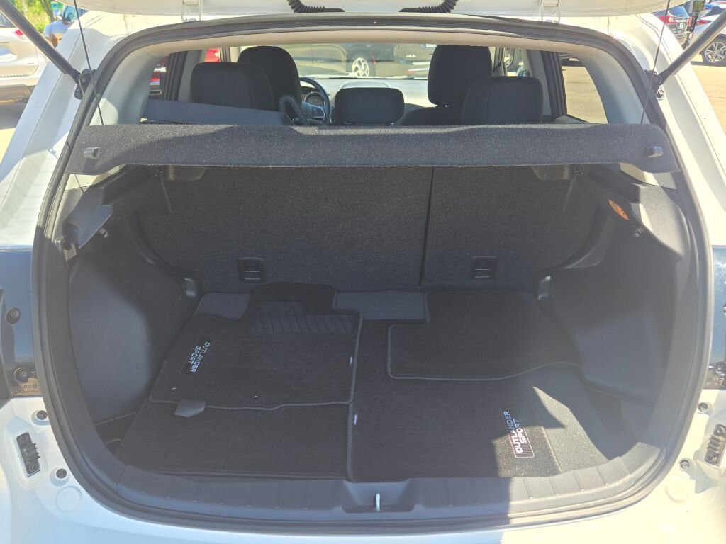 Used 2019  Mitsubishi 4WD**1 OWNER** image 12