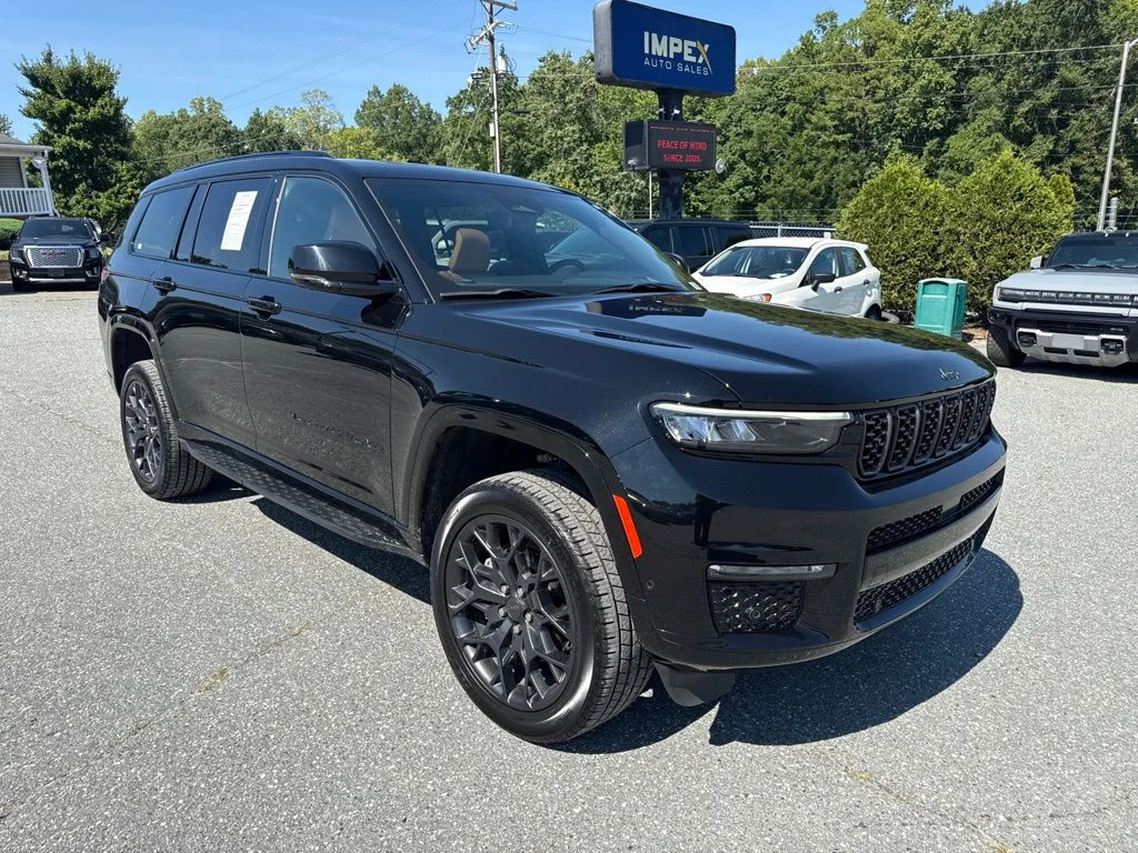 Used 2025 Black Jeep Summit image 7