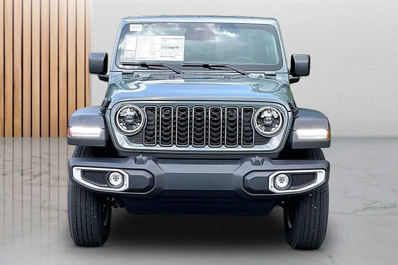 New 2026 Anvil Clear-Coat Exterior Paint Jeep Sport S image 3