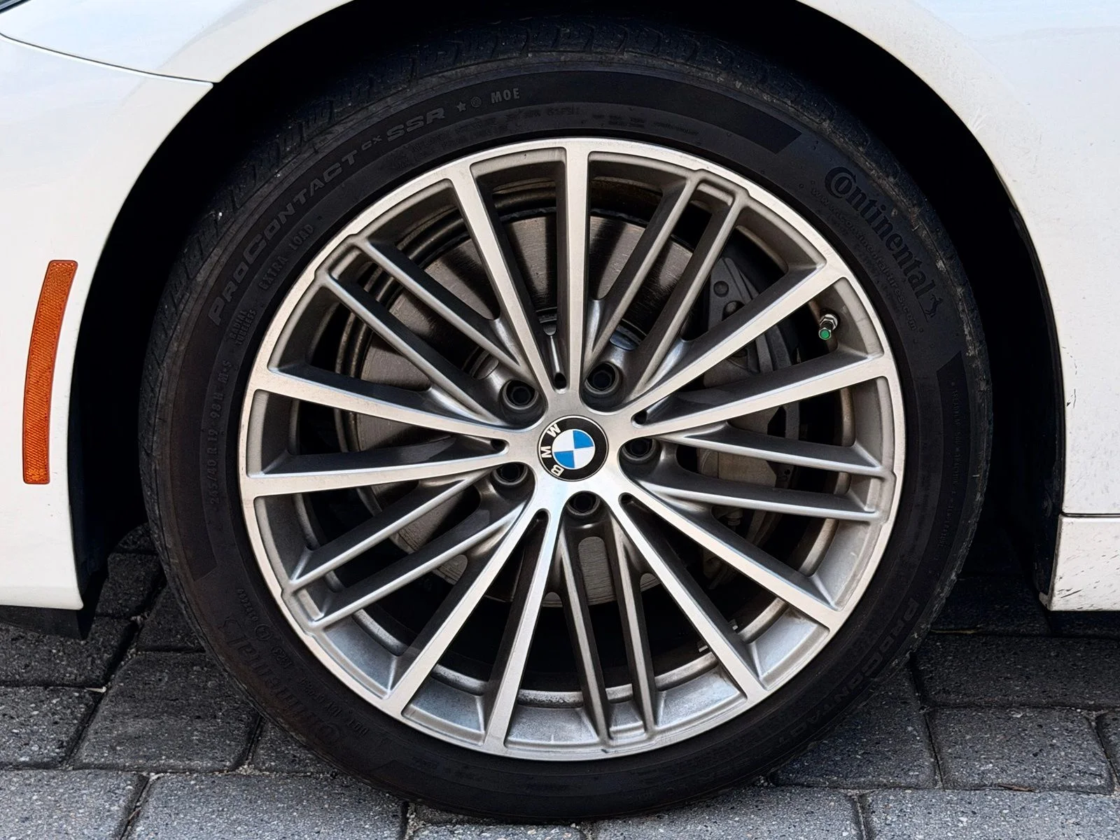 Used 2020 Mineral White Metallic BMW 540i image 13