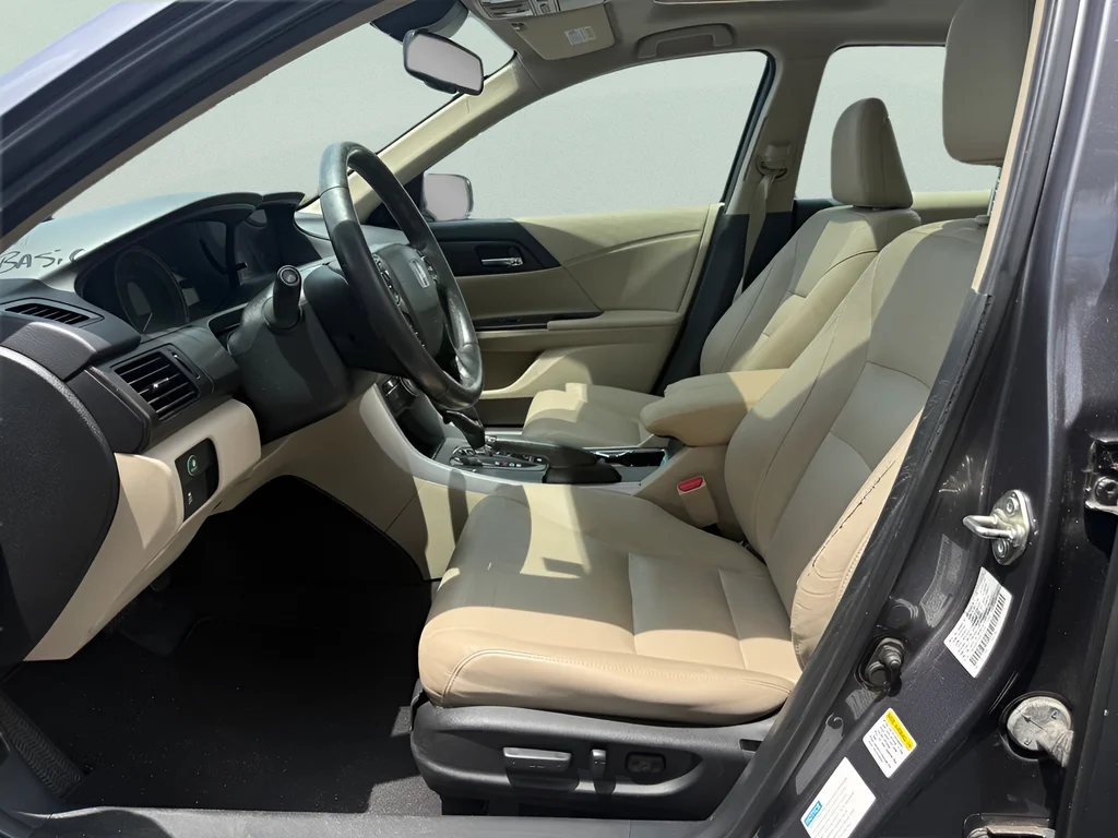 Used 2014 Modern Steel Metallic Honda Touring image 9