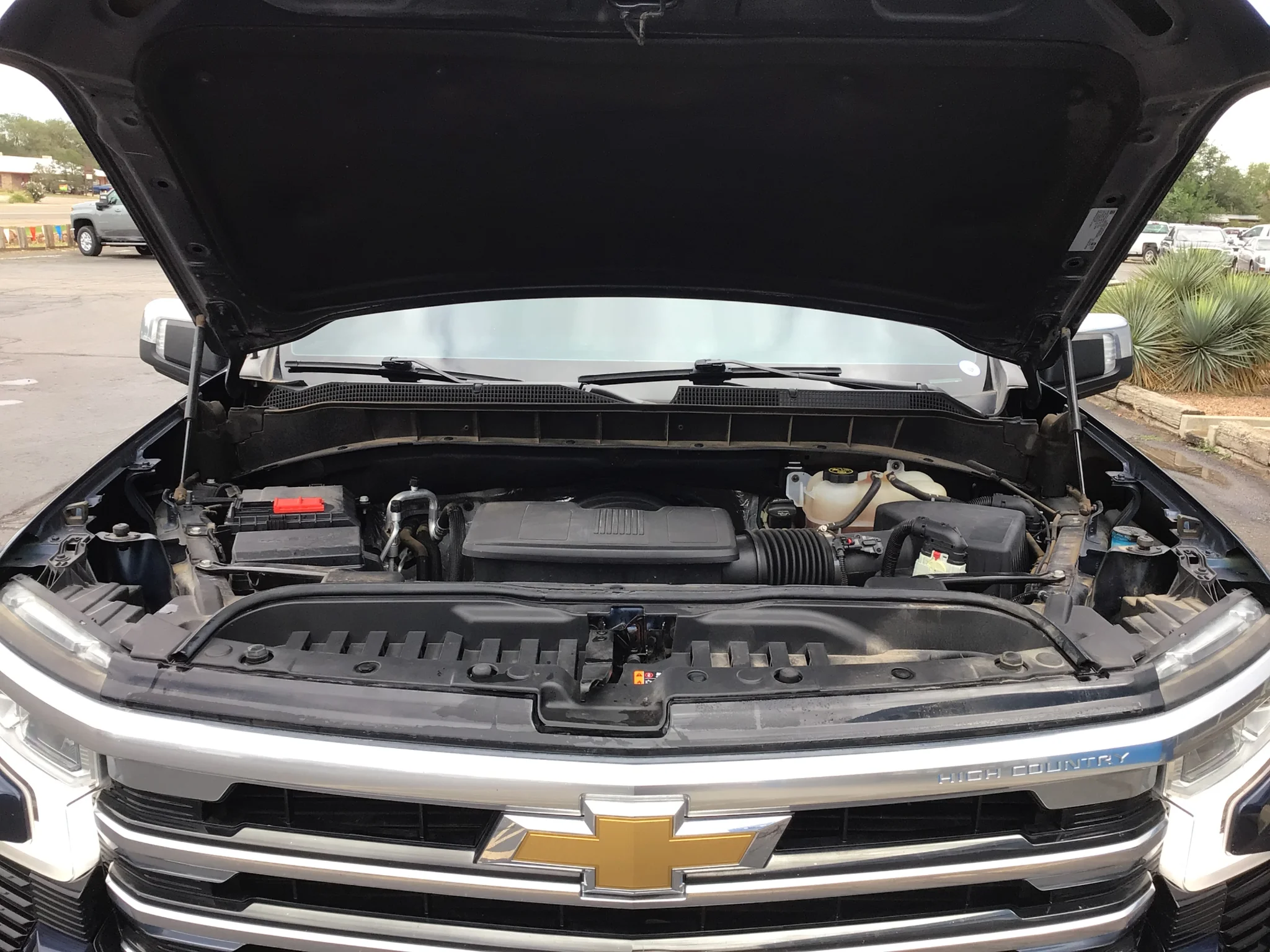 Used 2023 NORTHSKY BLUE METALLIC Chevrolet High Country image 22