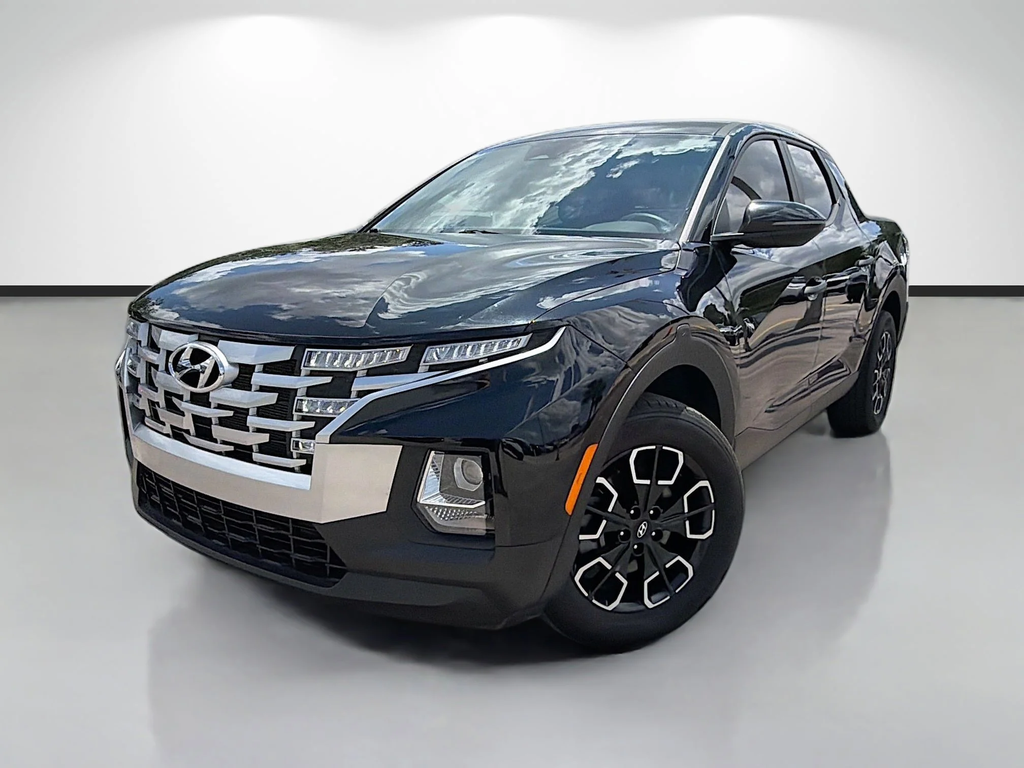 Used 2022 Phantom Black Hyundai SEL image 1