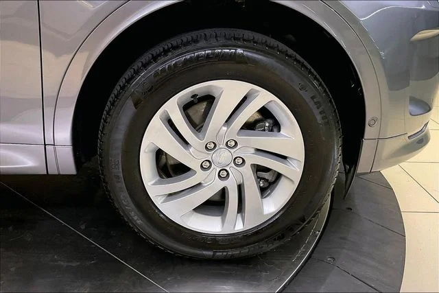 Used 2025 Gray Land Rover S image 8