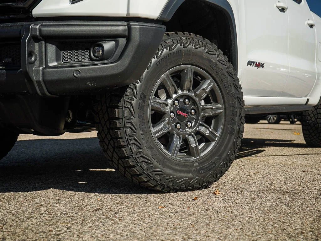 2026 GMC Sierra 1500 AT4X - Photo 6