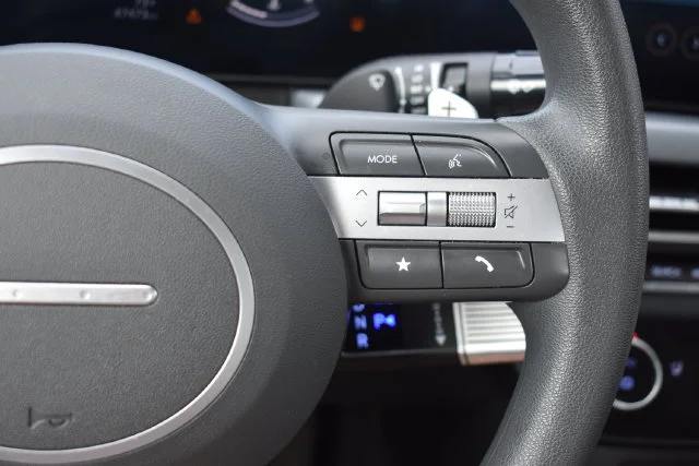 Used 2025 Silver Hyundai SEL image 20