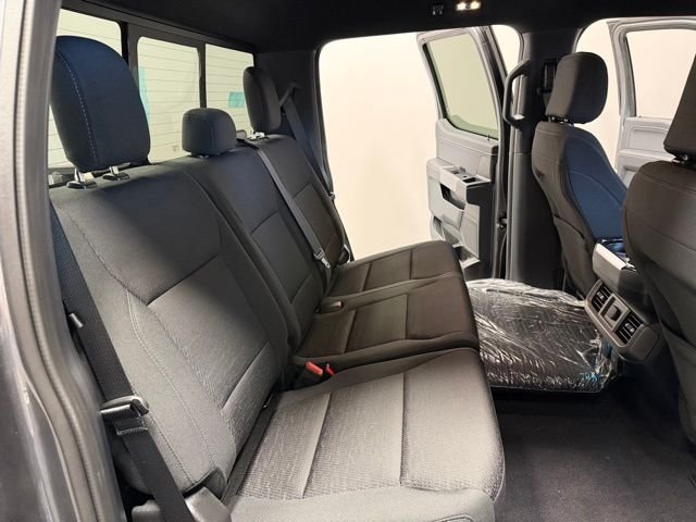 New 2026 Carbonized Gray Metallic Ford XLT image 27