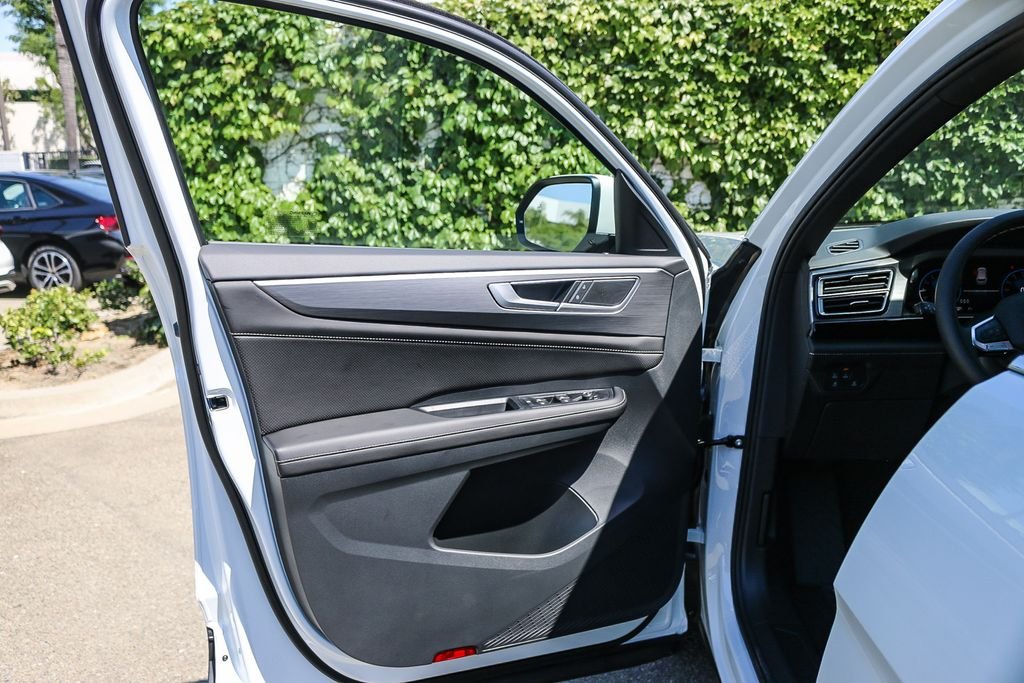 New 2026 White Volkswagen 2.0T SE image 23