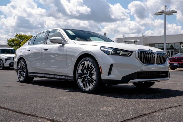 New BMW 5 Series For Sale in Glendale | BMW of Milwaukee North