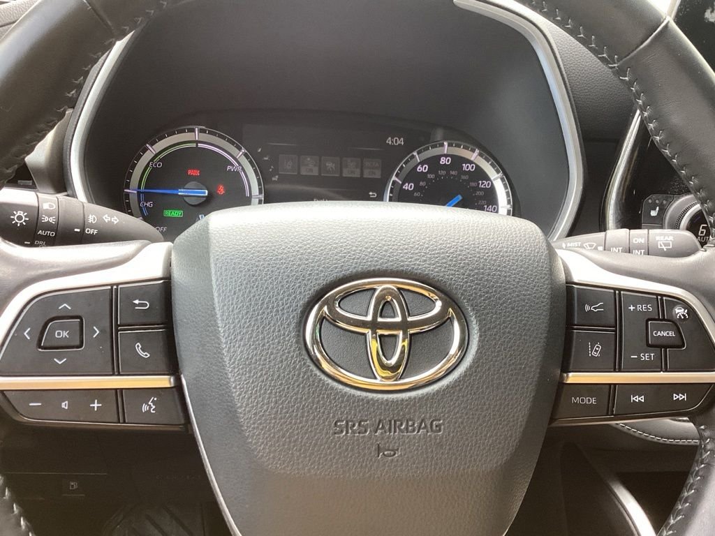 Used 2022  Toyota XLE image 19