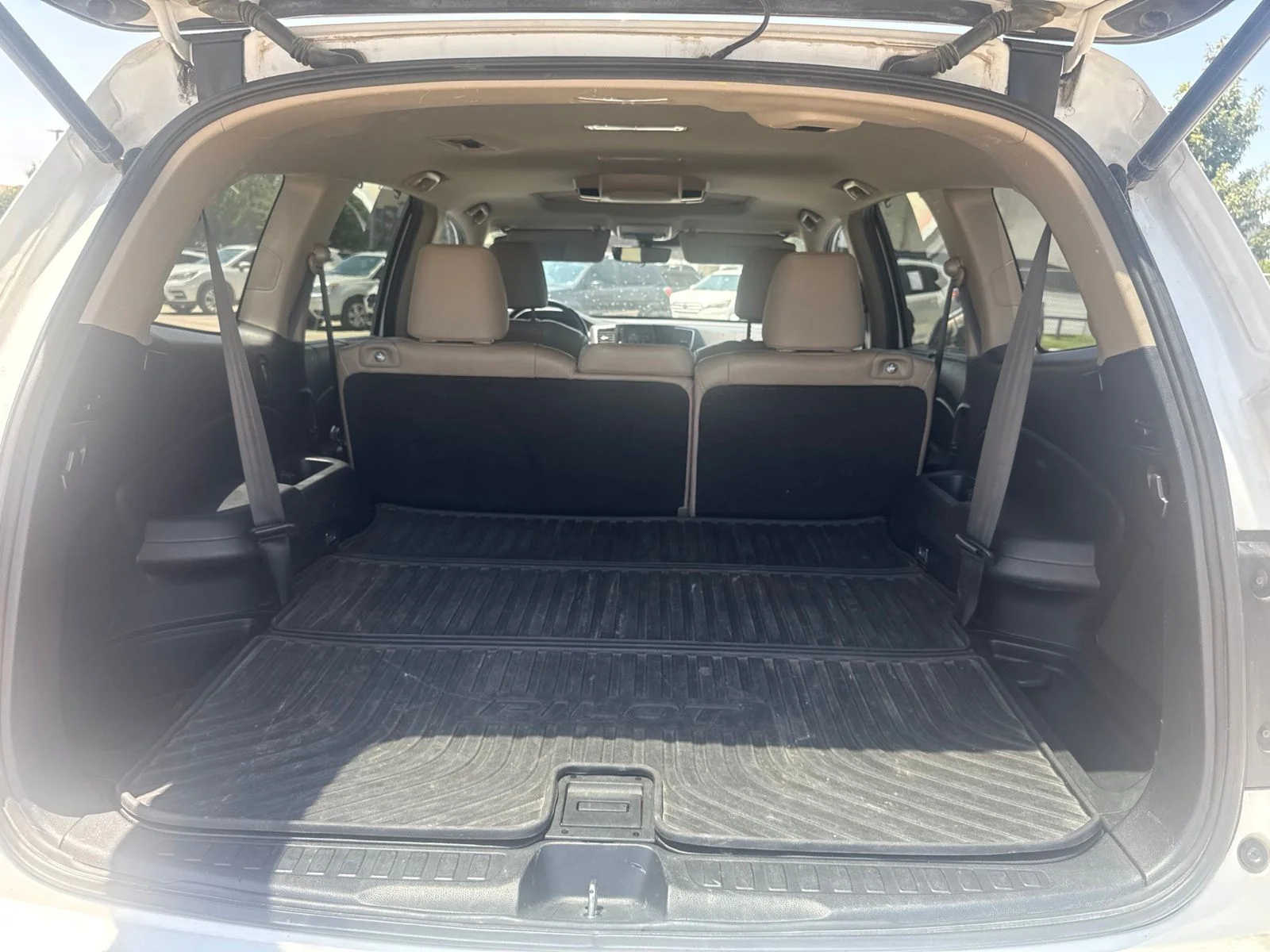 Used 2020 White Honda Touring image 5