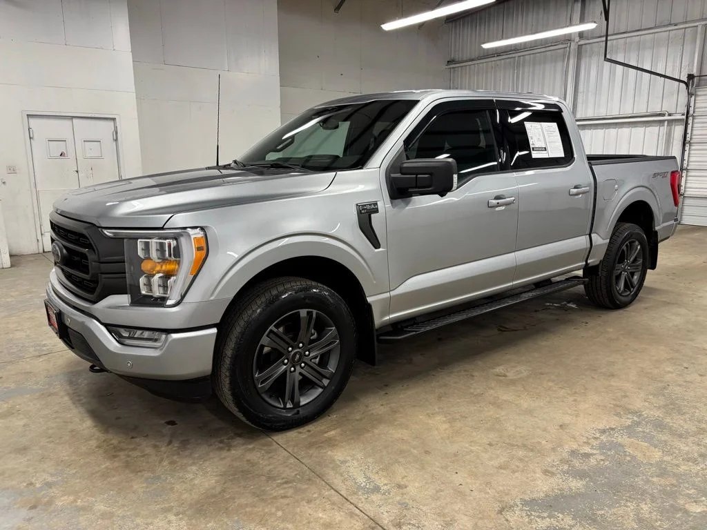 Used 2023 Silver Ford XLT image 3