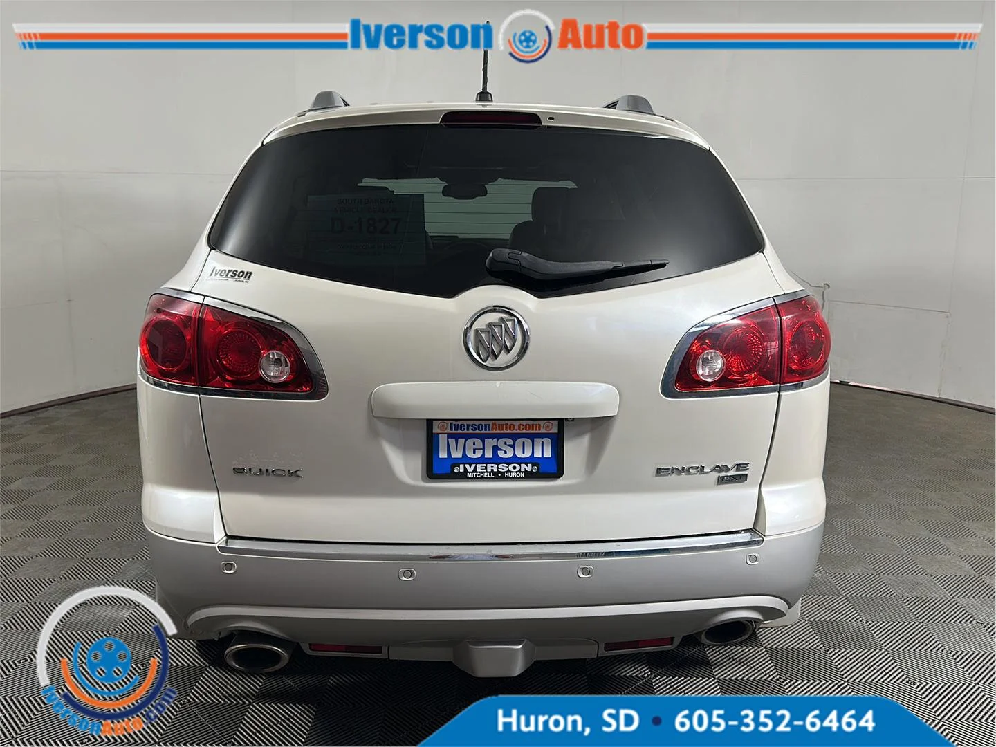 Used 2011 White Diamond Tricoat Buick CXL-2 image 9