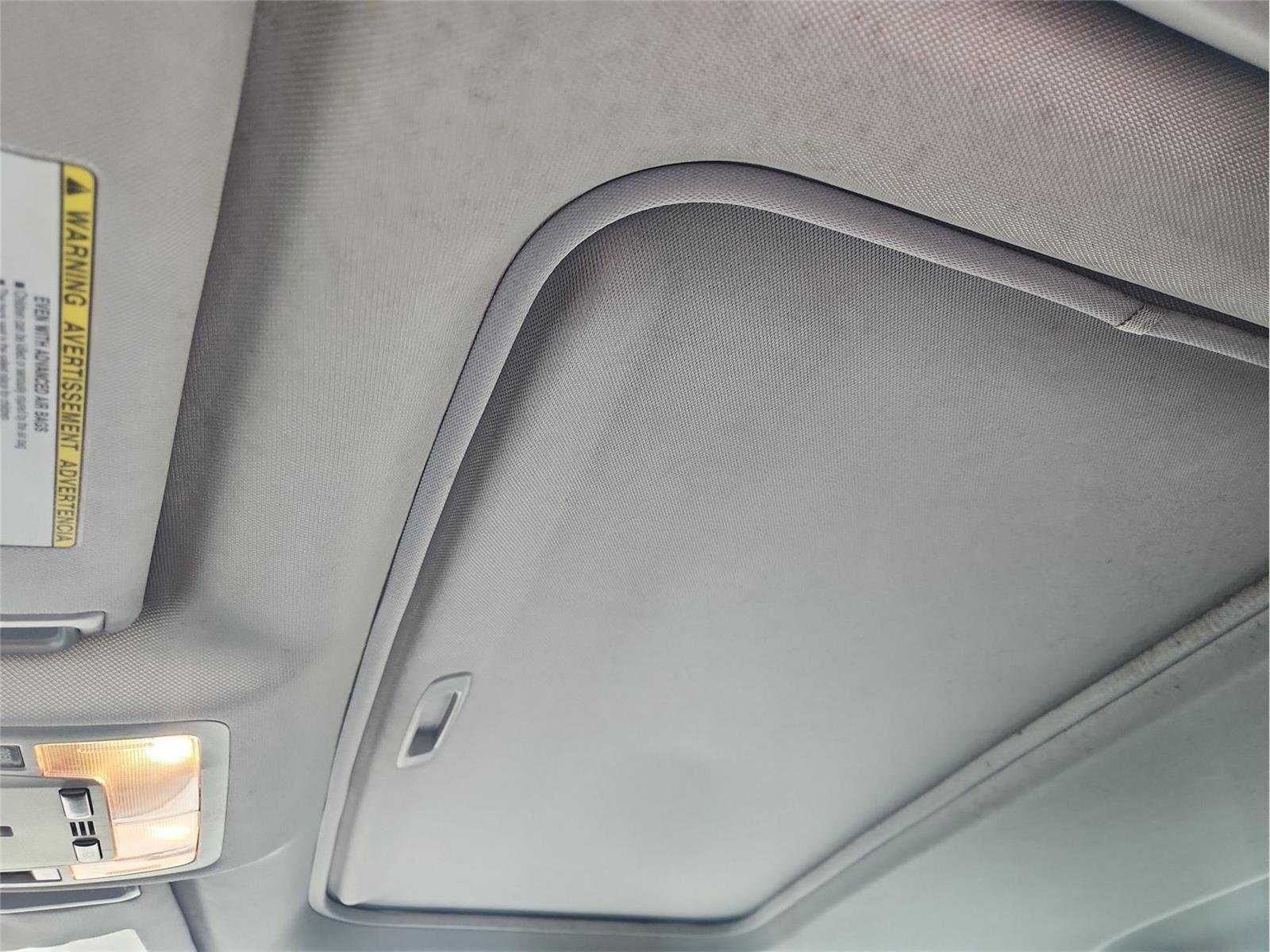 Used 2016 White Toyota XLE image 18