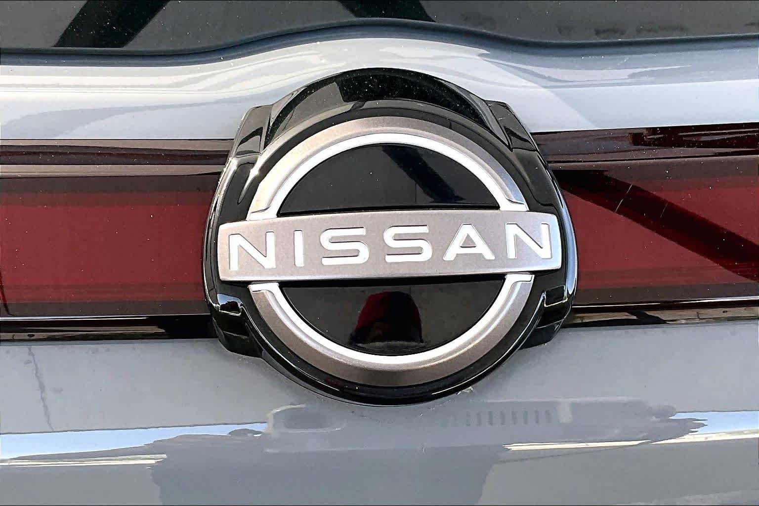 Used 2023 Boulder Gray Pearl Nissan SV image 30