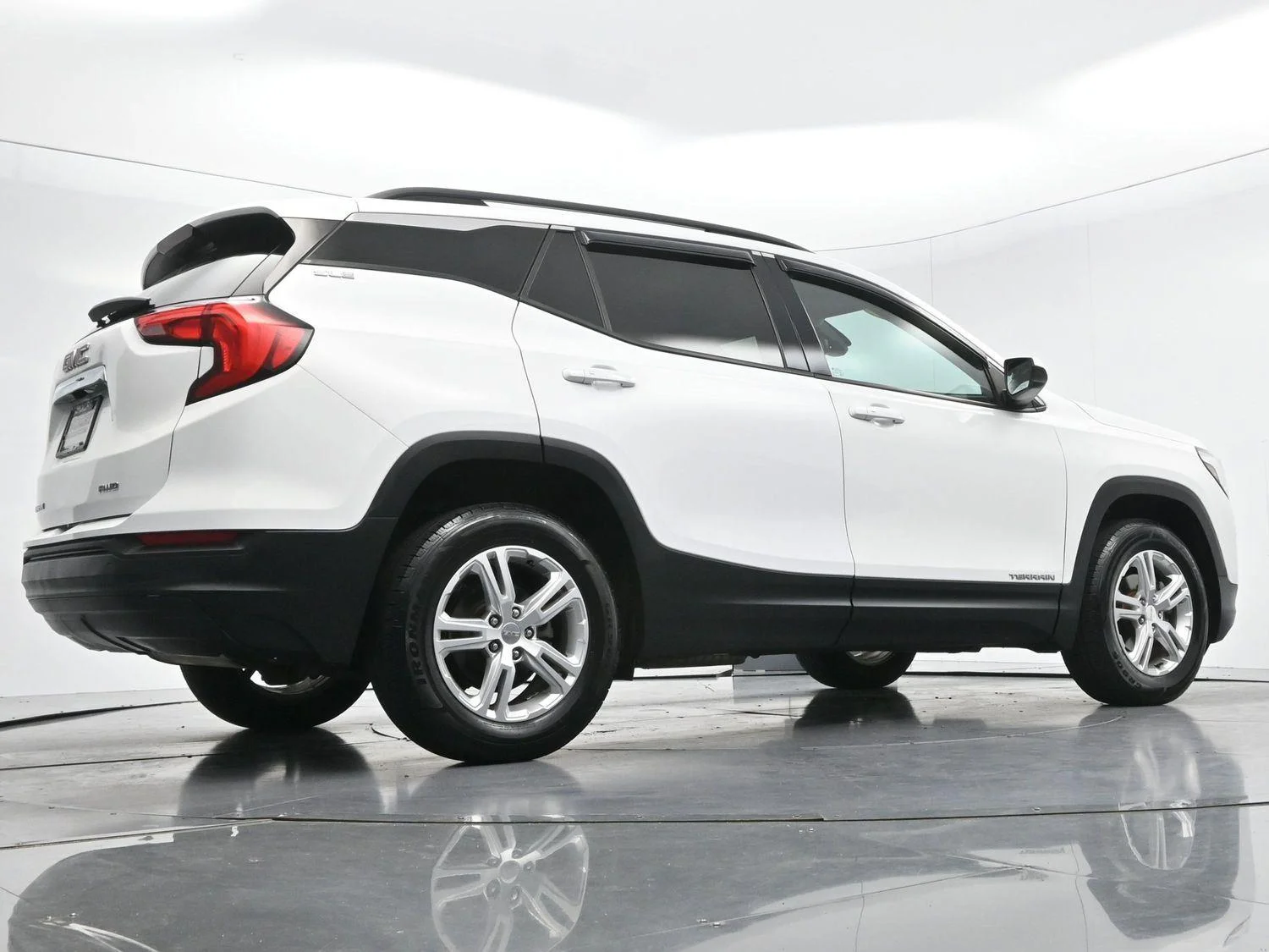 Used 2020 Summit White GMC SLE image 50