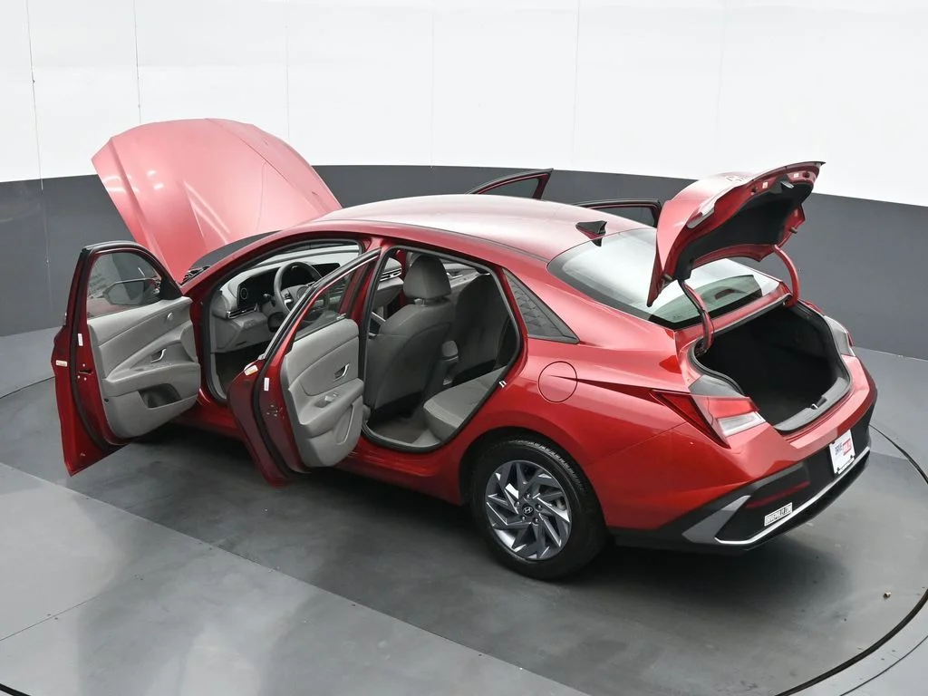 Used 2024 Red Hyundai SEL image 38