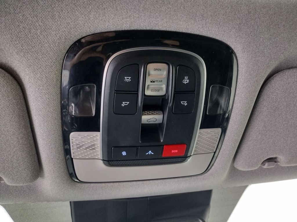 Used 2022 Rainforest Hyundai Limited image 35