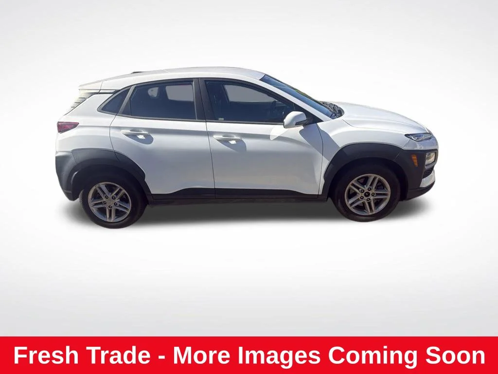 Used 2021 White Hyundai SE image 1