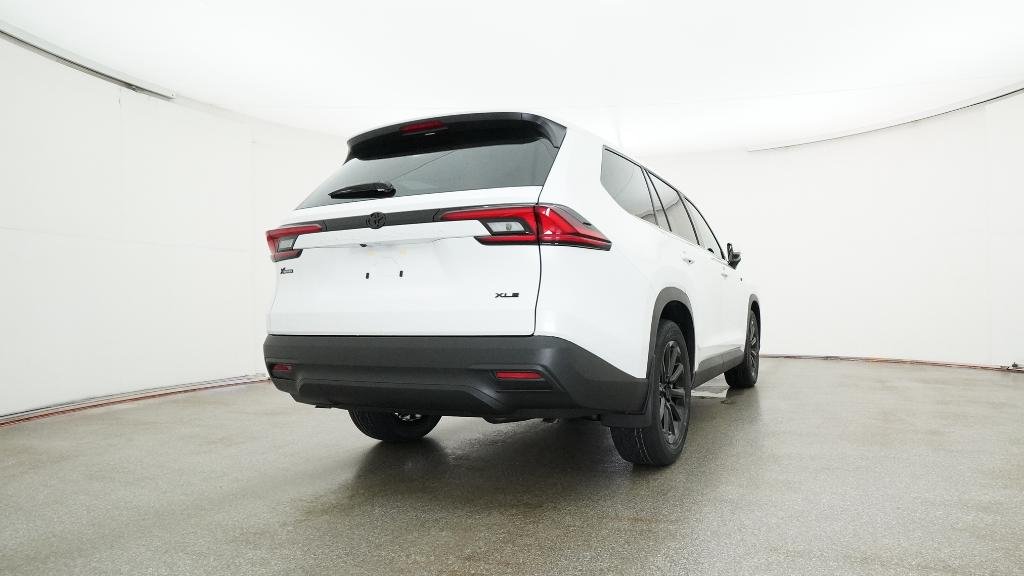 New 2026 Wind Chill Pearl Toyota XLE image 4